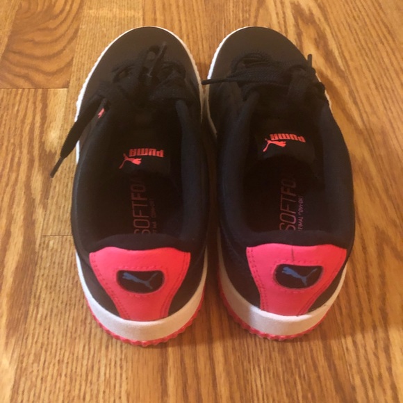 ****SOLD ****Womens Puma Soft Foam Sneaker - Picture 11 of 16